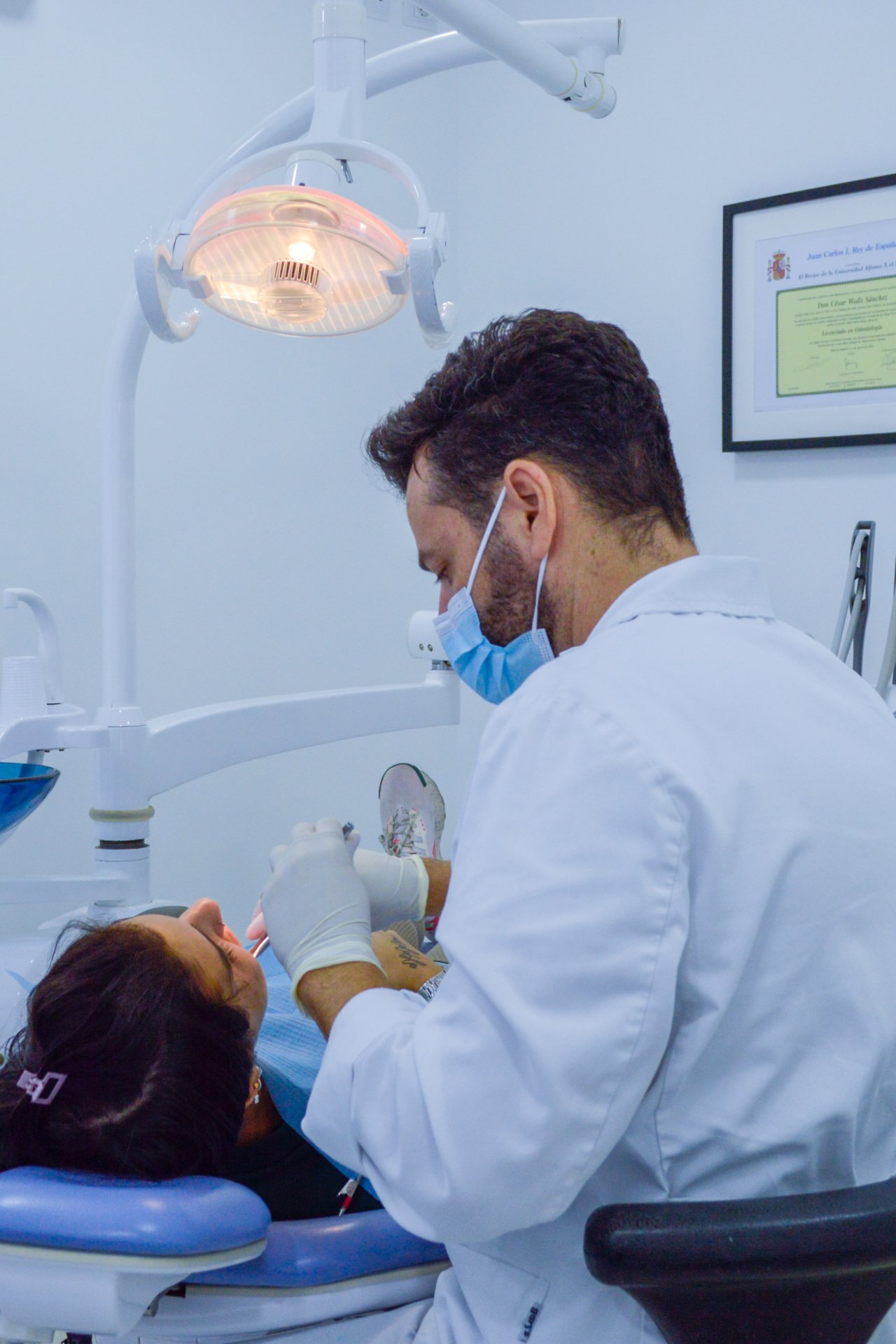 Clinica Dental Walls - Dr . César Walls